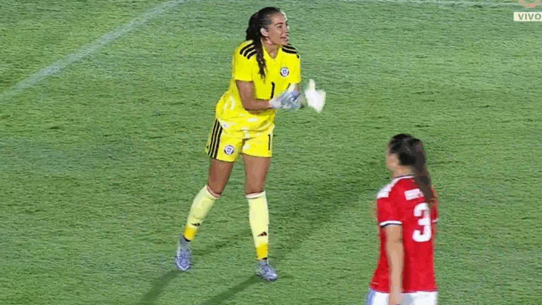 Siempre atenta: La gran atajada de Ryann Torrero en amistoso de La Roja Femenina vs Paraguay