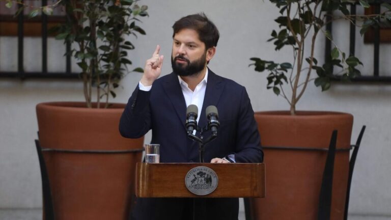 “No retrocedamos en DD.HH”: Pdte Boric hace llamado al Senado por proyecto de ley que conmuta penas