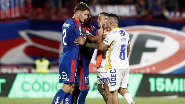 Se acabó la paciencia: Los cánticos de los hinchas de la U tras empate ante U. de Concepción