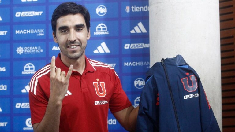 Cláusula facilitó su salida: Los millones que se llevaría Meneghini tras terminar su etapa en la U