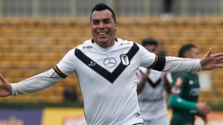 Colegio de Entrenadores cuestiona nombramiento de Esteban Paredes como DT de Santiago Morning