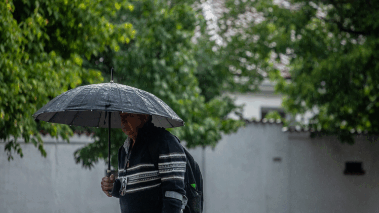 Fuerte lluvia continuará en zona sur: Advierten posible activación de quebradas por isoterma 0 alta
