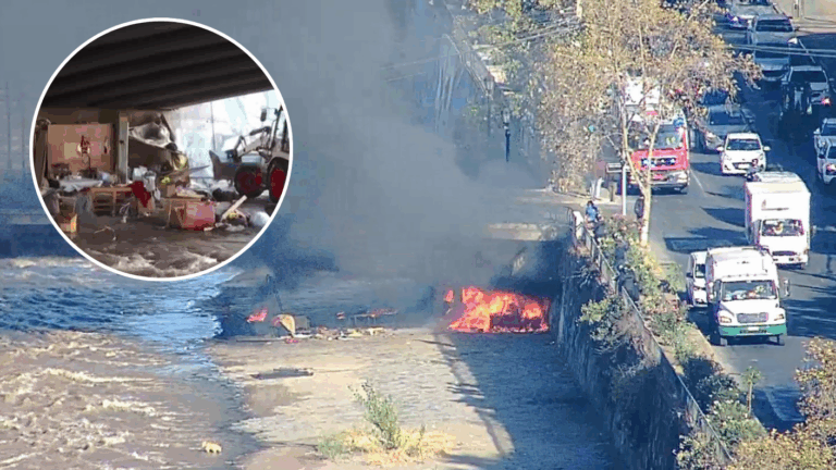 Municipio de Santiago realiza retiro de rucos en el río Mapocho: Operativo derivó en incendio