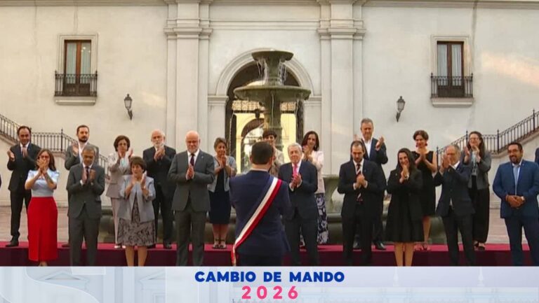 VIDEO | El aplauso final del gabinete a Gabriel Boric antes de retirarse de La Moneda