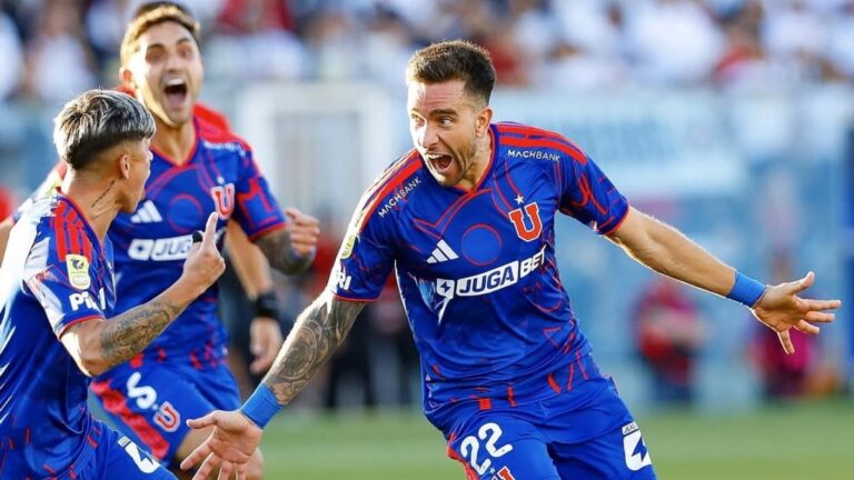 Fiesta azul: La U revive en el Monumental y tumba a Colo Colo en áspero Superclásico