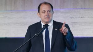 Ministro Poduje suspenderá expropiación de Colonia Dignidad: 