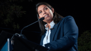 Primera mujer en ocupar el cargo: Senadora Balladares se queda con la presidencia de Renovación Nacional