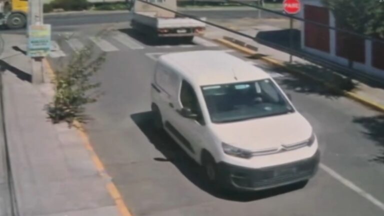 Robo asciende a $150 millones: Tres delincuentes asaltaron furgón de Brinks en Puente Alto