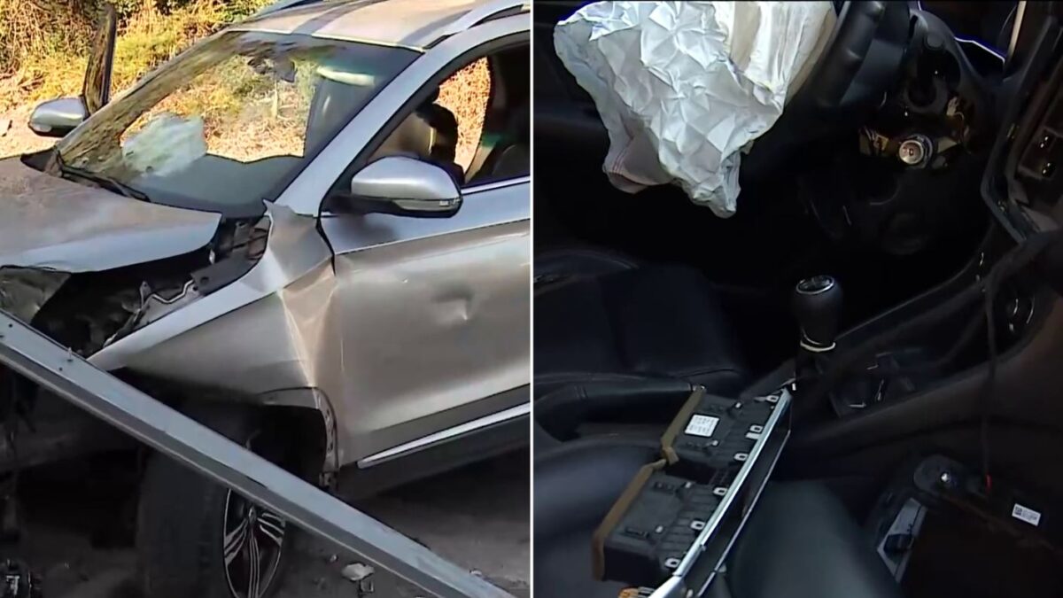 Auto fue abandonado en San Bernardo tras choque con paradero: Habría sido conducido por menores de edad