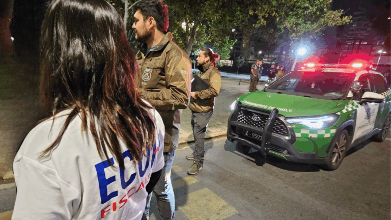 Hombre permanece grave tras ser baleado mientras hacía delivery en Santiago