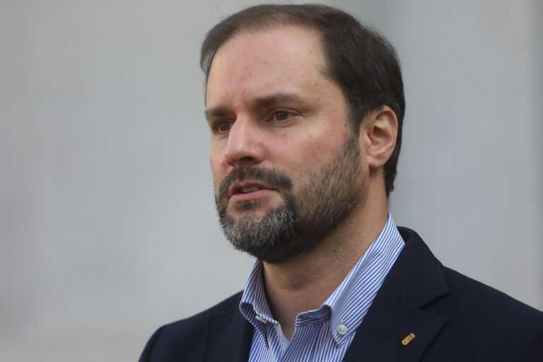 Bellolio acusó “pago” a escolares por desmanes en Liceo Lastarria: “Hay adultos ocupando a menores”