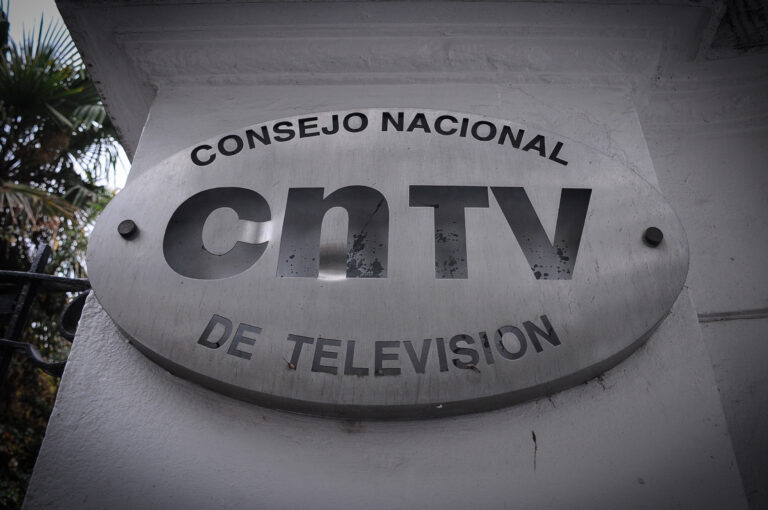 CNTV tiene nueva presidenta: Nombran a la periodista Eliana Rozas para liderar el directorio