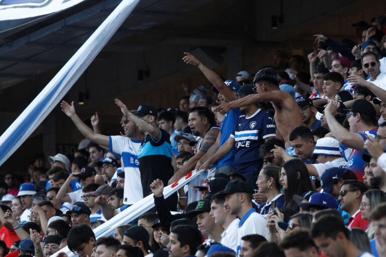 Habrá hinchas de Boca: Delegación Presidencial autoriza a la UC a recibir visitantes en Libertadores
