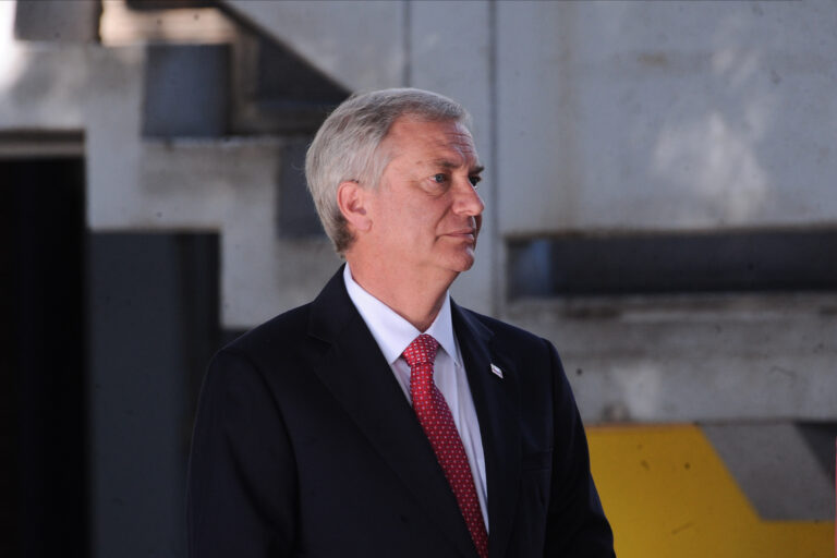 Cadem: Aprobación del presidente Kast sigue bajando y más de un 50% desaprueba su gestión