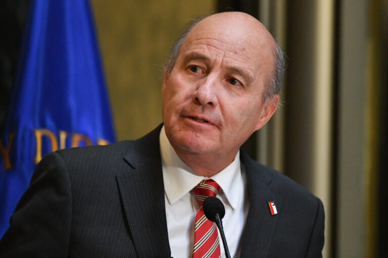 Recortes de Hacienda: Oposición arremete contra el gobierno por propuesta de recortes presupuestarios