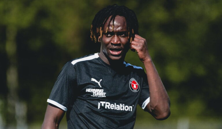 Preocupación en el Midtjylland de Darío Osorio: Futbolista fue apuñalado y tuvo que ser operado