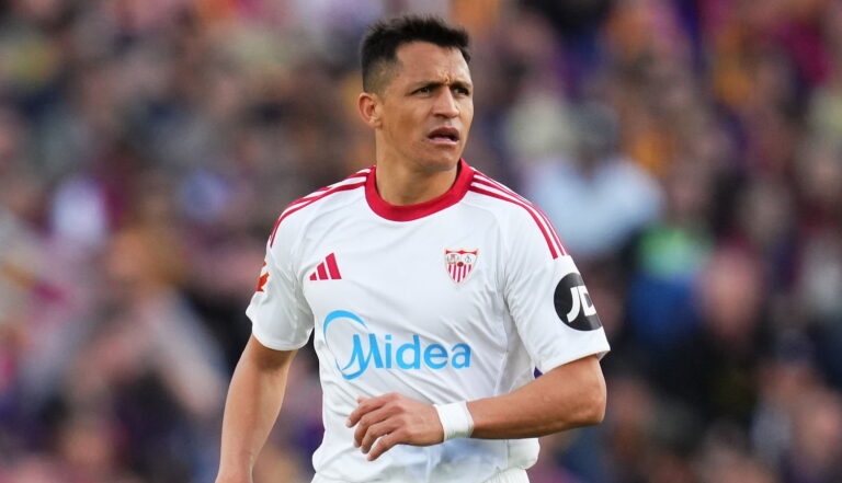 El intenso debate que desató Alexis Sánchez entre hinchas del Sevilla: 