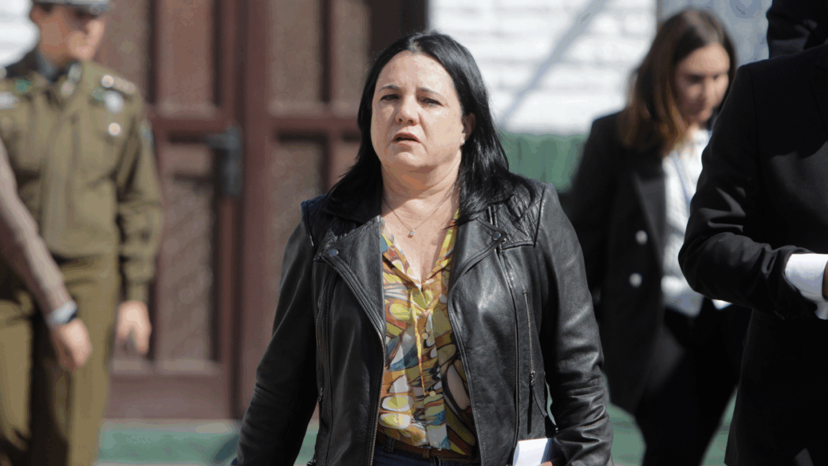 “Se nos cae todo el relato”: Fracasa sesión del Senado clave para Carabineros por inasistencia de ministra Stainert