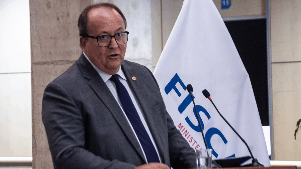 Egresó hace 30 años: Fiscal Ángel Valencia figuraba en lista de deudores de crédito universitario