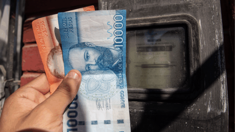 Alza en cuentas de la luz: Tarifas subirán hasta 16% según zona del país