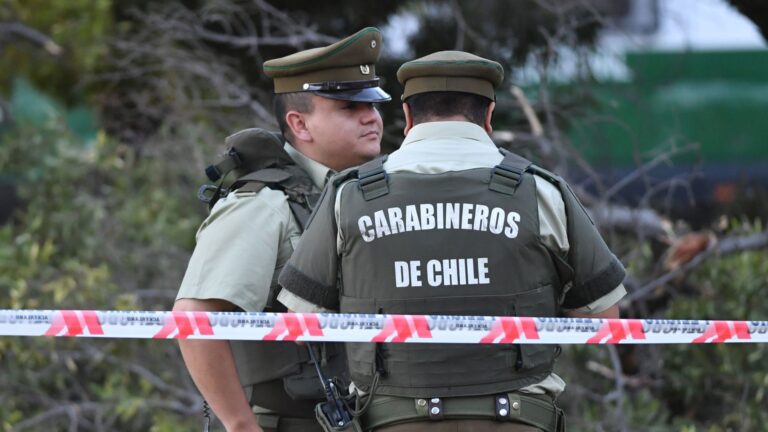 Con más de 40 puñaladas: Adulto mayor fue asesinado en el antejardín de su casa en Talca