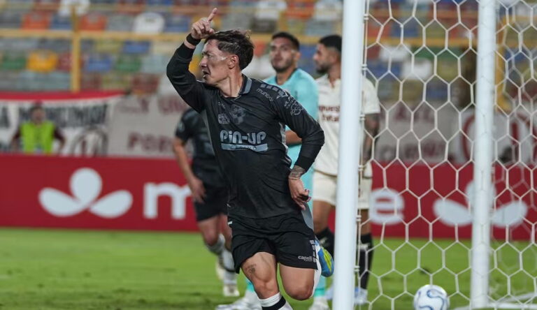 Coquimbo genera crisis en Universitario: La drástica decisión que tomó dirigencia con su DT