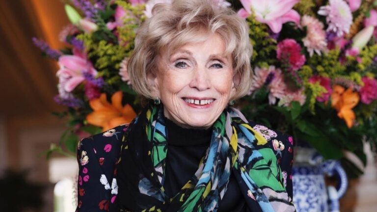 Reportan muerte de Edith Eger, sobreviviente del Holocausto y autora de La bailarina de Auschwitz