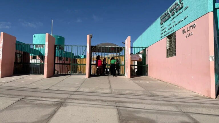 Ocurrió afuera de escuela en Calama: Riña entre estudiantes termina con un menor de 15 años apuñalado