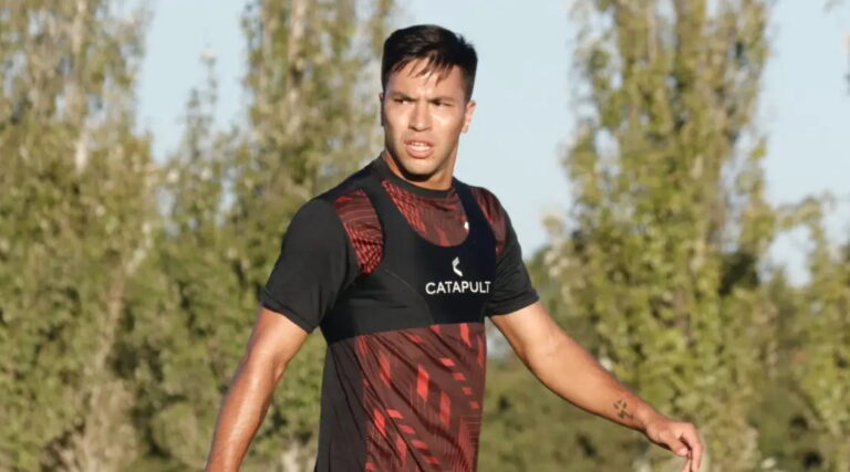 Quién es Ignacio Lago, el futbolista que marcó un hito al presentar a su novio en Argentina