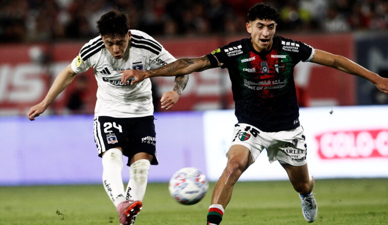 Nuevo dolor de cabeza en Colo Colo: Informe arbitral consignó lanzamiento de pirotecnia no autorizada