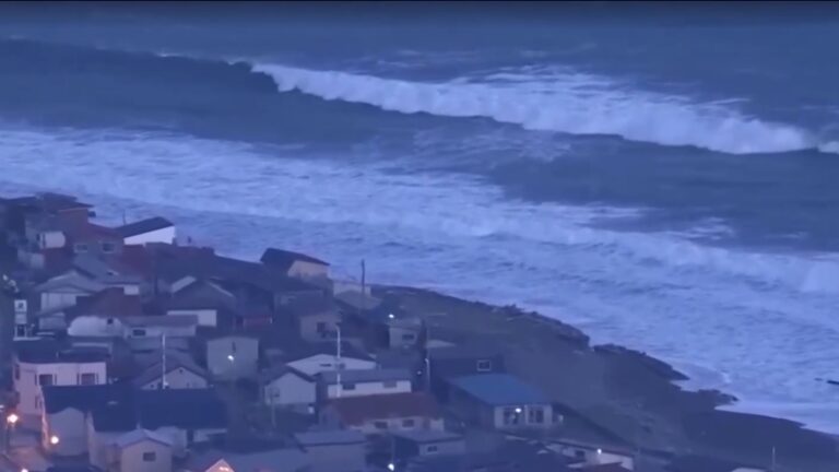 VIDEO | Revelan impresionantes registros y grandes olas tras terremoto 7.6 en Japón