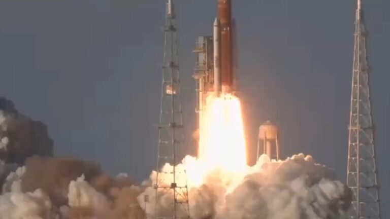 Así fue el exitoso despegue de la histórica misión Artemis II que va a la luna