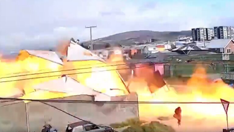 VIDEO | Impresionante explosión en Punta Arenas deja un hombre herido de gravedad