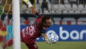 Sebastián Pérez desmenuzó su histórica actuación en duelo de Palestino ante Gremio: Atajó 3 penales
