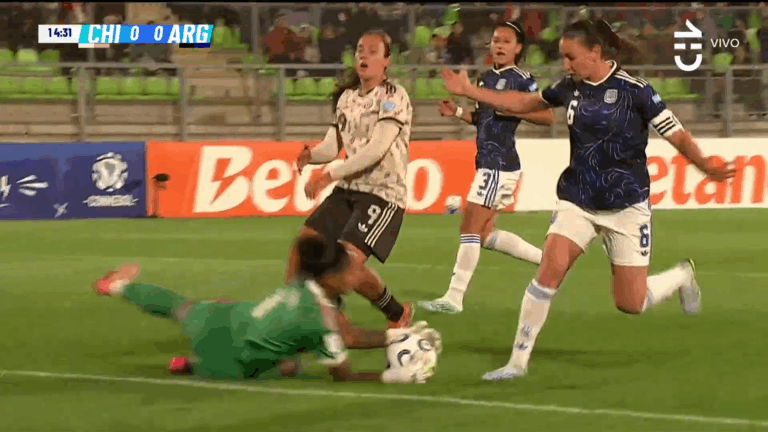 ¡Lo tuvo Chile! Sonya Keefe no pudo definir un mano a mano en el duelo ante Argentina