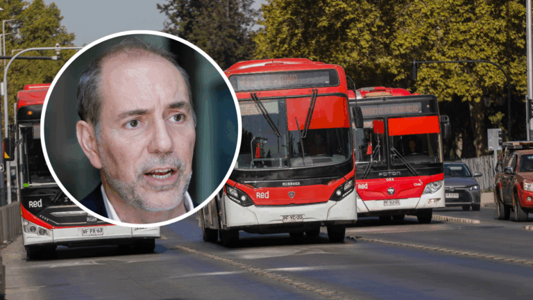 Ministro De Grange descarta reducción de buses del sistema RED tras críticas en redes sociales