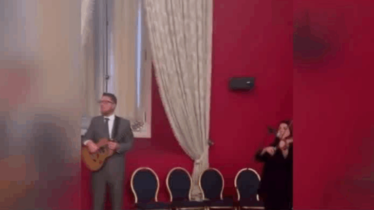 VIDEO | De martes a viernes: Así son las misas en La Moneda tras arribo del pdte. Kast