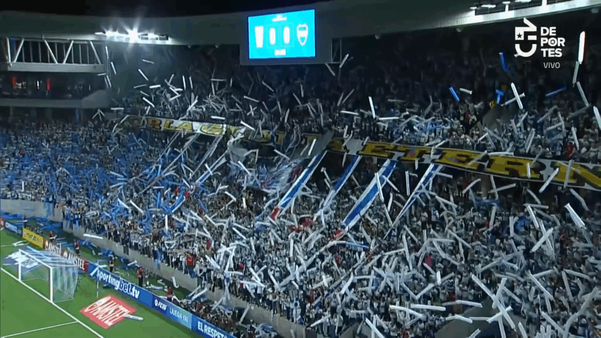 Repleto el Claro Arena: Así fue la salida de la UC para jugar ante Boca ...