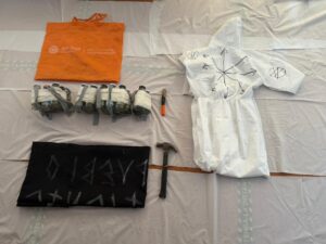 Escolar fue detenido por lanzar bengala en colegio de Providencia: Portaba mochila con 19 botellas con mecha