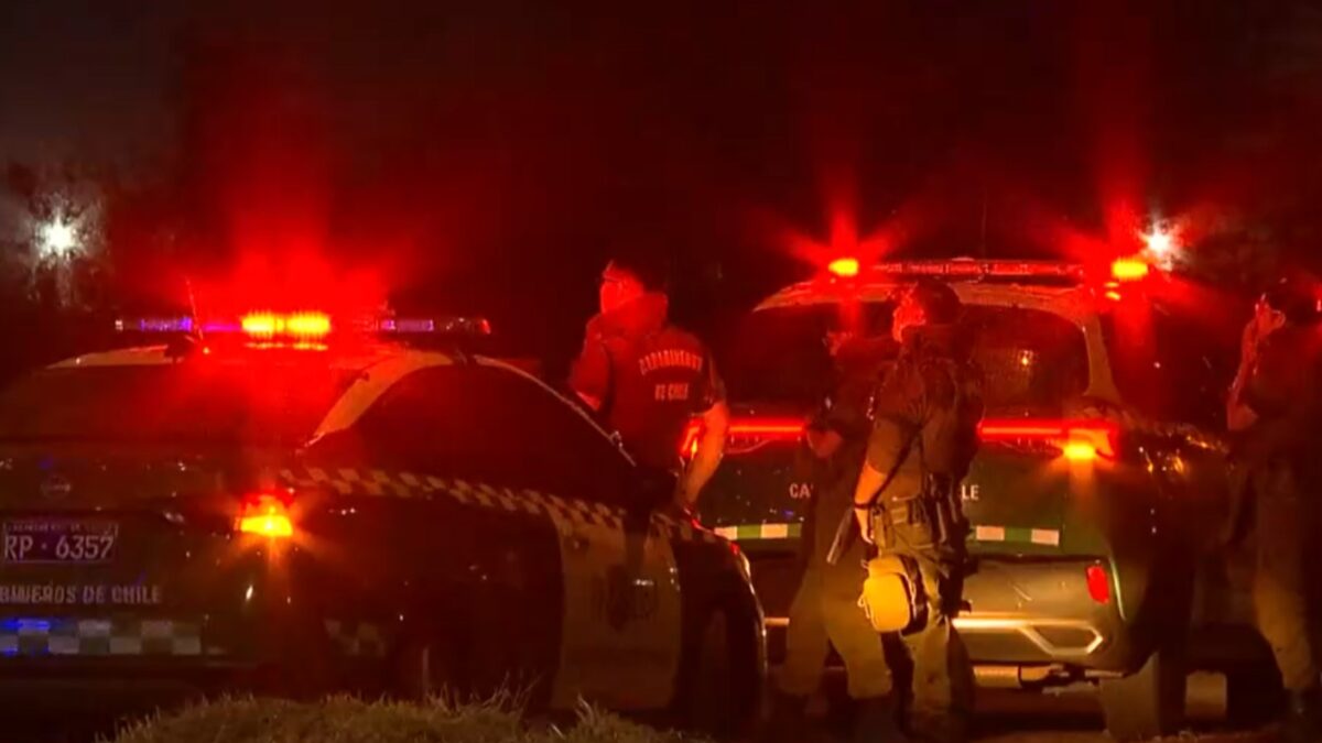 Turba evita detención en Colina y agrede brutalmente a carabinero: Un atacante terminó baleado