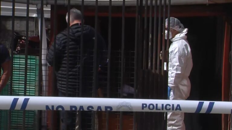 Hubo reunión en la casa donde fue encontrada muerta joven estudiante en Temuco: ¿Quiénes son las personas que llegaron al domicilio?