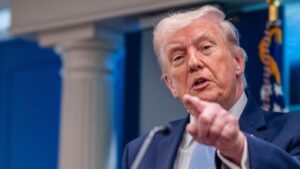 Trump ordenó bloquear Estrecho de Ormuz tras fracaso en negociaciones de paz con Irán