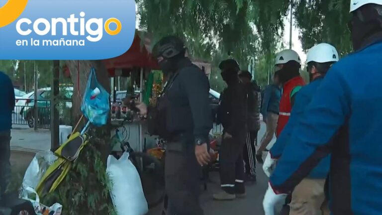 Registran operativo contra el comercio ambulante afuera de la estación del Metro Macul