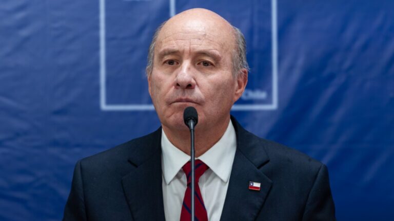 Polémica por oficios de recortes en gobierno: Hacienda recomienda descontinuar programas y acotar gasto público