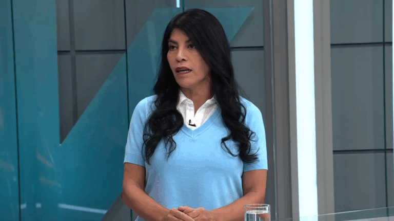 Ministra Lincolao revela que municipios trabajarán con IA para resolver 