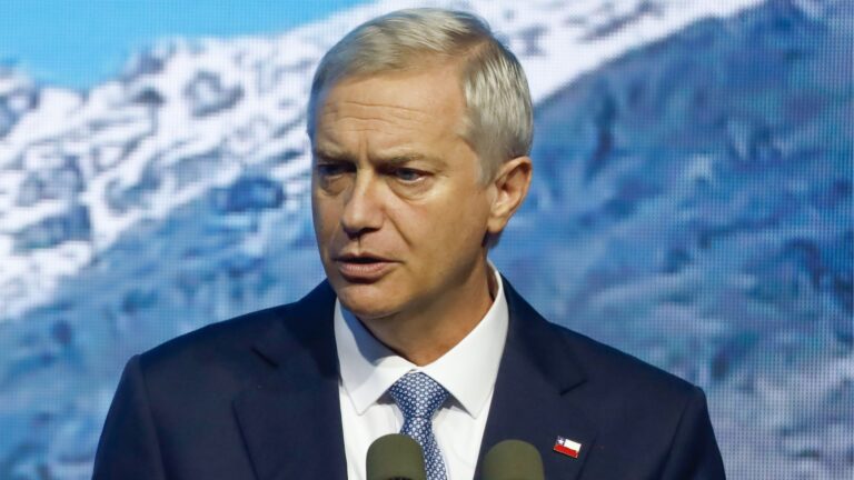 Pdte. Kast arremete contra gestión de Boric tras críticas por recortes: Aseguró que había un 