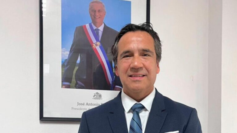 Renato Munster renuncia como Seremi de Cultura a un día de ser designado