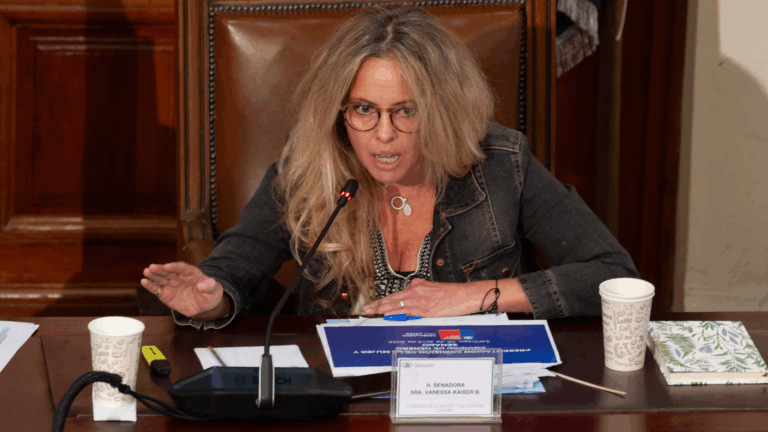 Vanessa Kaiser, senadora libertaria: 