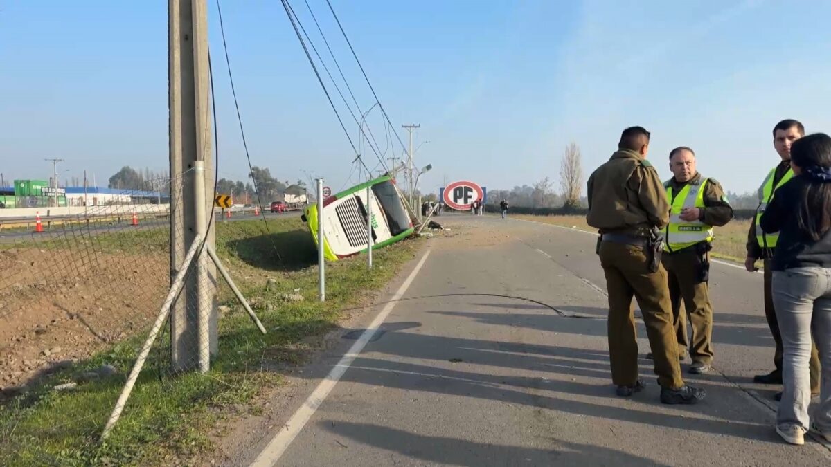 Fatal volcamiento de bus en la Ruta 5 Sur: Reportan 2 fallecidos y 15 ...