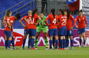 Con Tiane Endler a la cabeza: La Roja Femenina oficializa nómina para encuentro frente a Ecuador